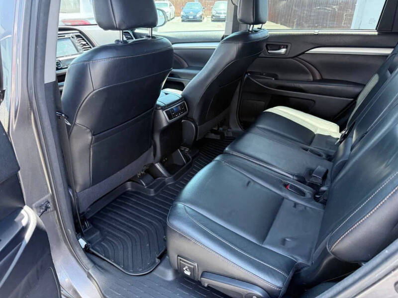 2017 Toyota Highlander