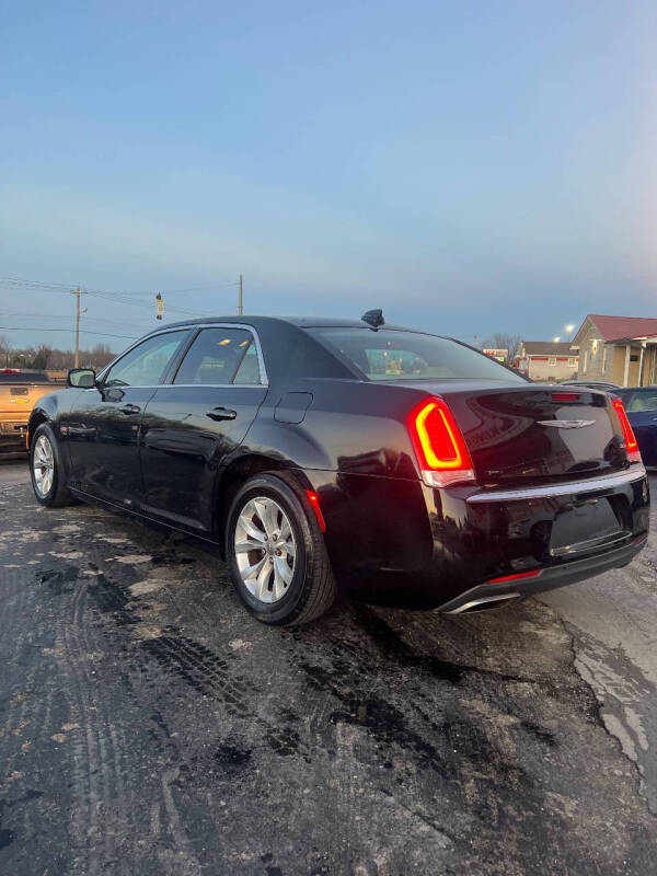 2015 Chrysler 300 Limited photo 5