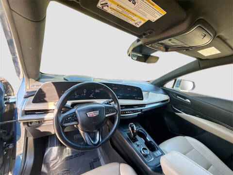 2024 Cadillac XT4 Premium Luxury