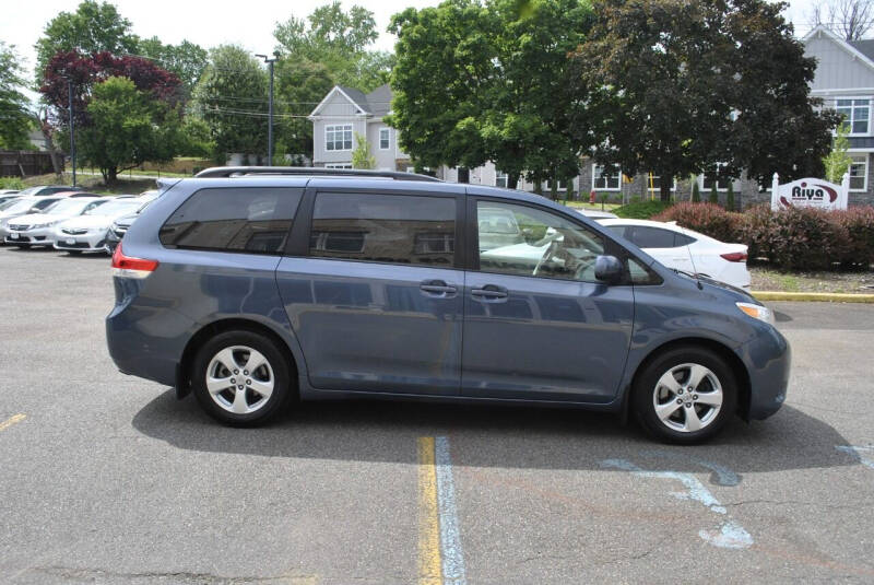 2014 Toyota Sienna LE 8-Passenger