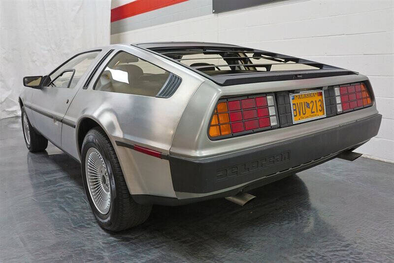 1982 DeLorean DMC-12