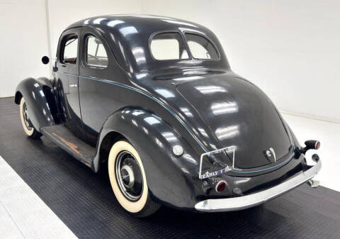 1937 Ford Deluxe