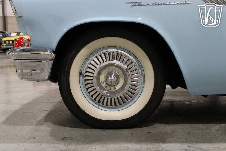 1957 Ford Thunderbird