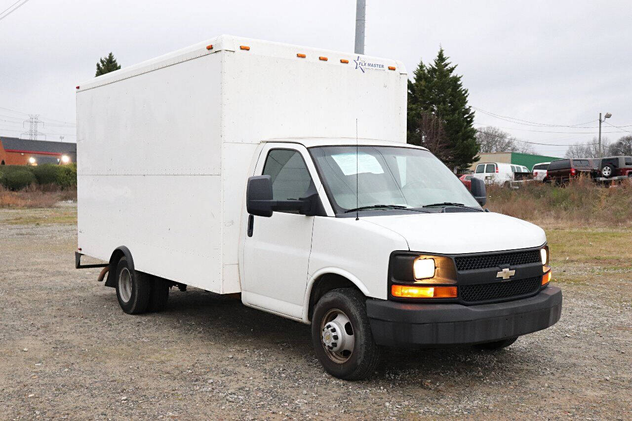 2012 chevrolet express cutaway