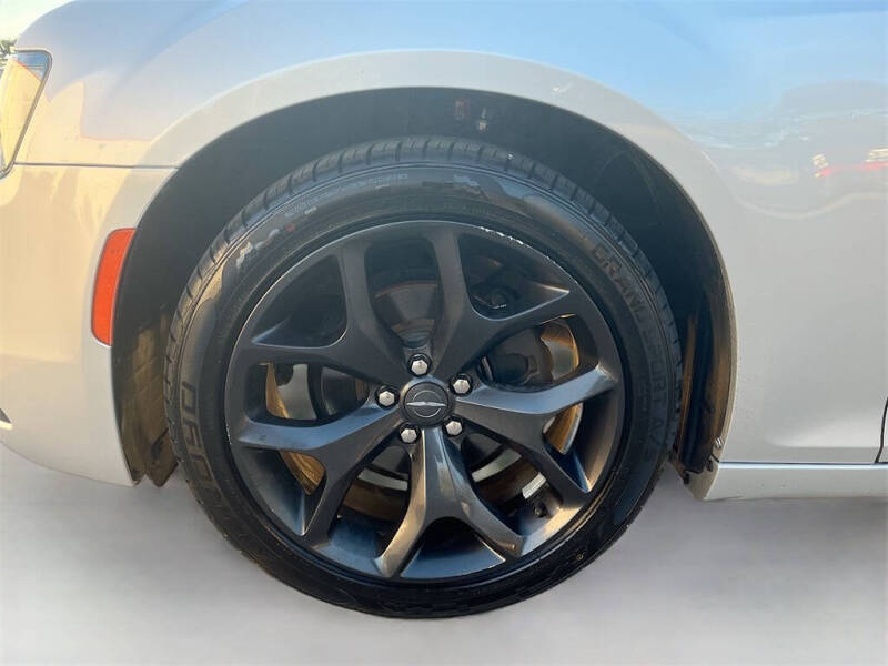 2021 Chrysler 300 Touring