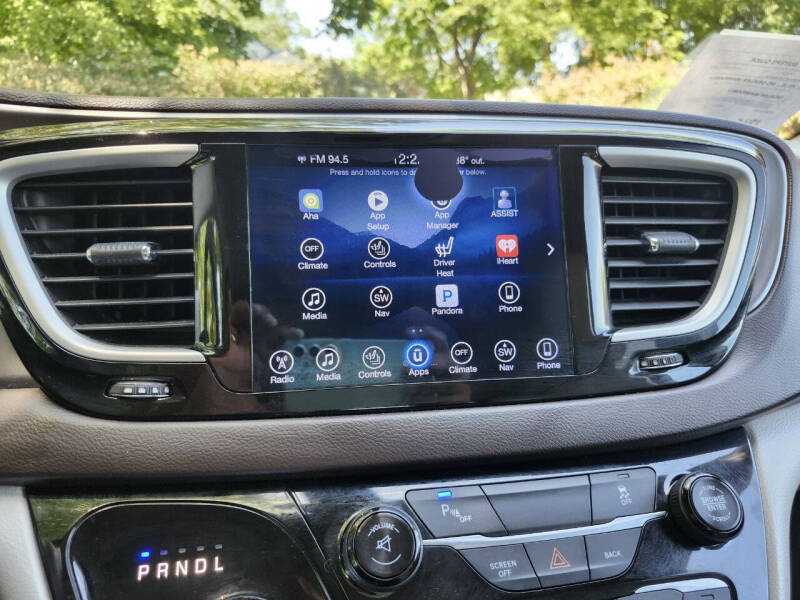 2017 Chrysler Pacifica Touring-L