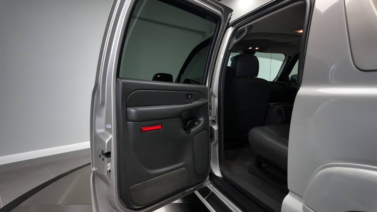 2004 Chevrolet Avalanche 39