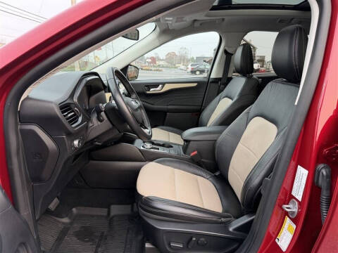 2021 Ford Escape Hybrid Titanium