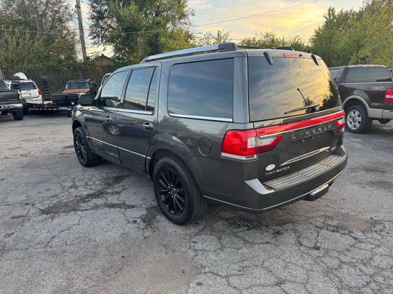 2015 Lincoln Navigator Base photo 6