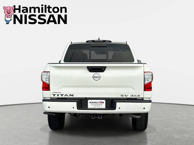2024 Nissan Titan SV