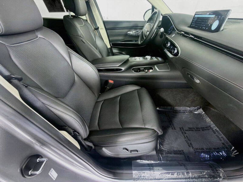 2025 Genesis GV70 2.5T Standard