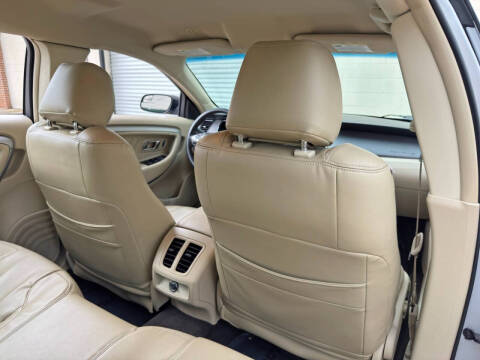 2015 Ford Taurus