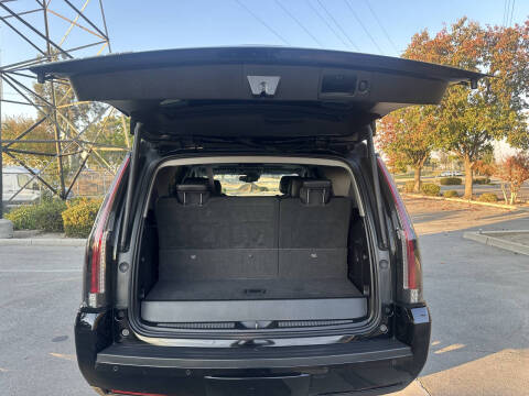 2016 Cadillac Escalade Luxury Collection