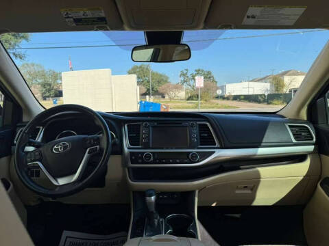 2019 Toyota Highlander LE Plus