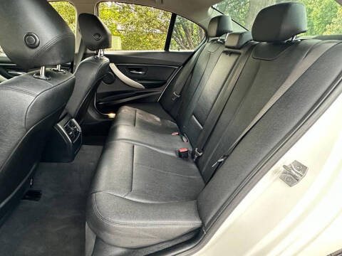 2017 BMW 3 Series 320i