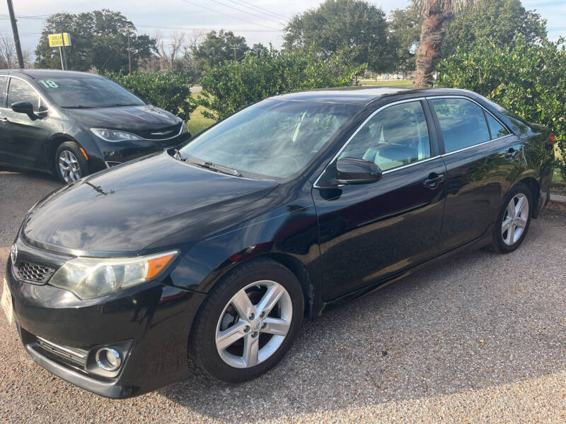 2012 Toyota Camry LE's photo