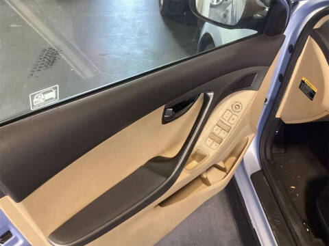 2012 Hyundai Elantra