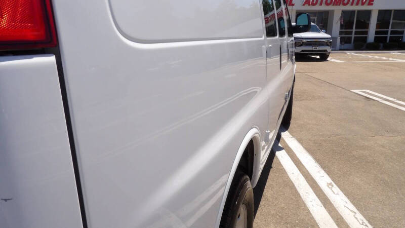 2024 GMC Savana 2500
