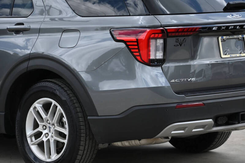 2025 Ford Explorer Active