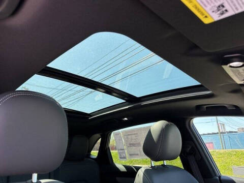 2025 VinFast VF8 Plus