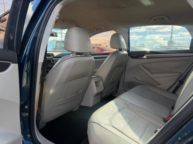 2018 Volkswagen Passat 2.0T R-Line