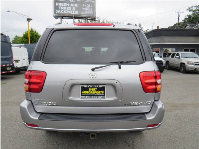 2004 Toyota Sequoia SR5