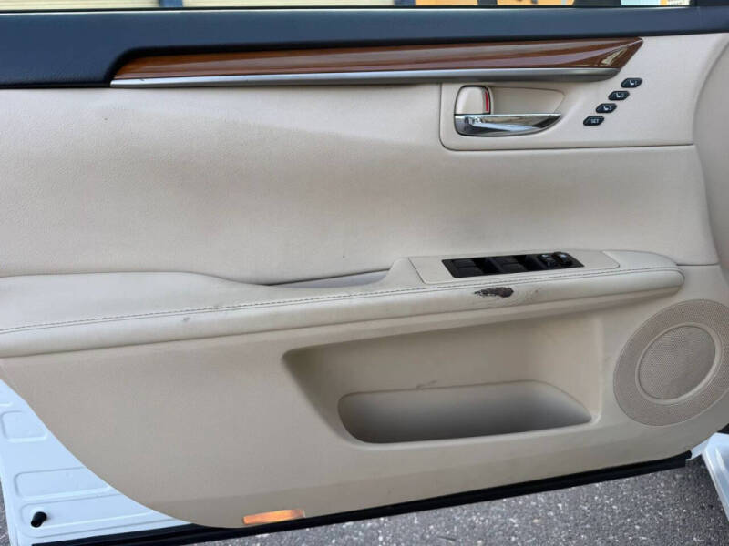 2013 Lexus ES 300h