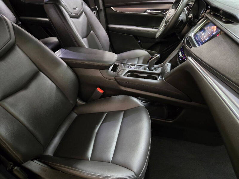 2023 Cadillac XT5 Luxury