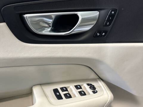 2023 Volvo XC60 B5 Core