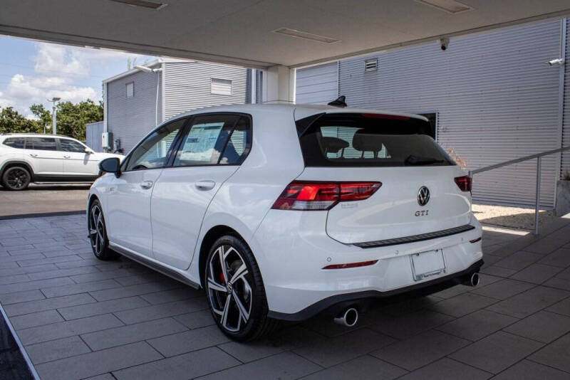 2025 Volkswagen Golf GTI SE