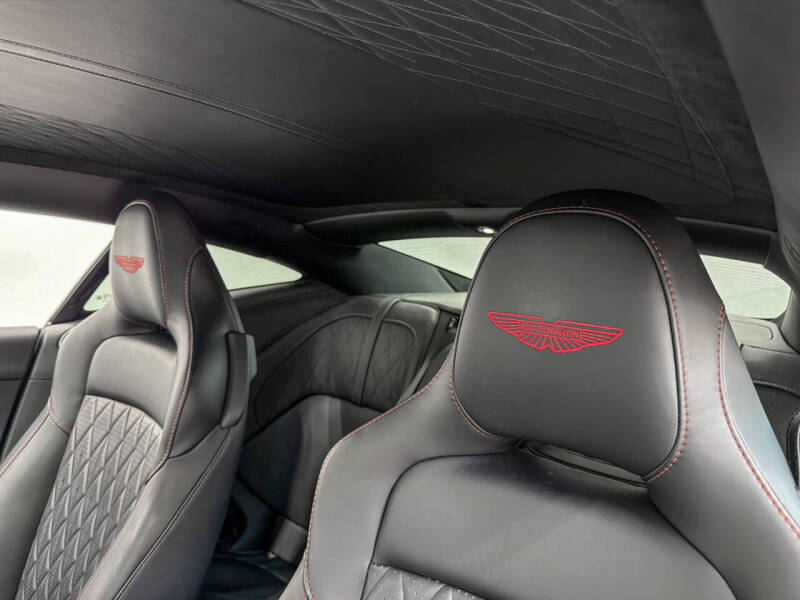 2025 Aston Martin DB12 V8