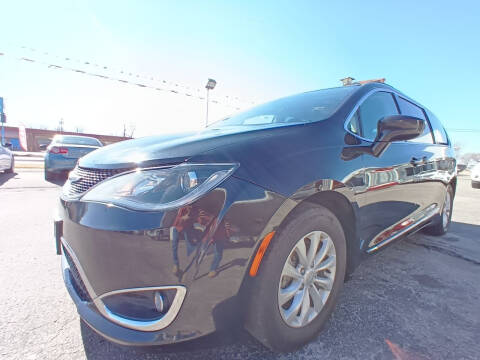 2017 Chrysler Pacifica Touring Plus