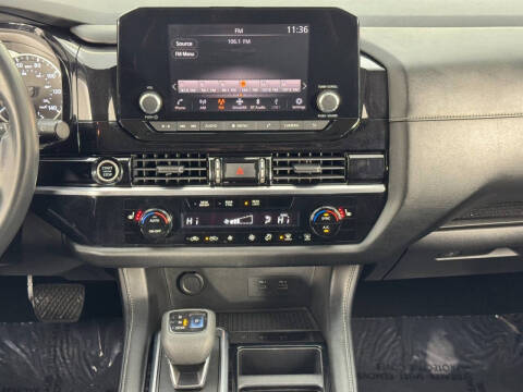 2022 Nissan Pathfinder SV