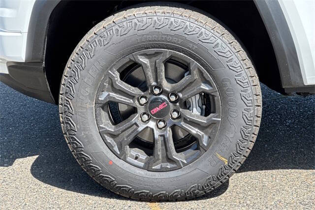 2025 GMC Canyon Elevation