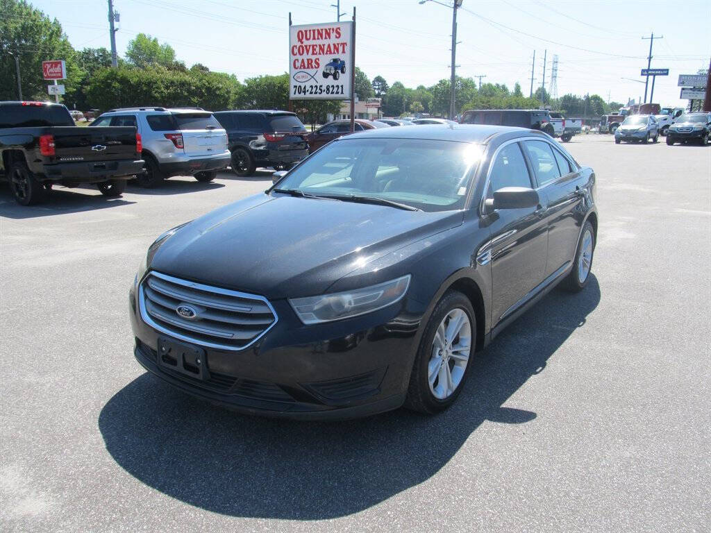 Black 2015 Ford Taurus SE 1