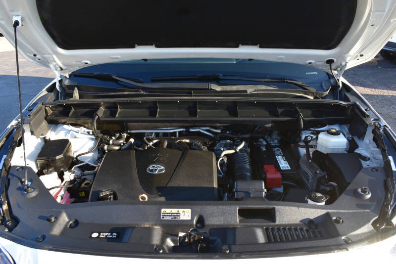 2021 Toyota Highlander LE