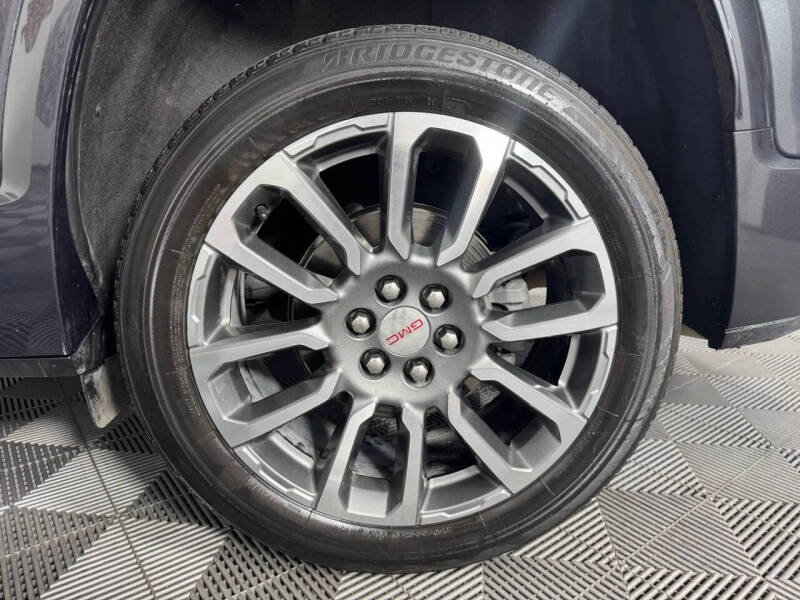 2022 GMC Acadia Denali