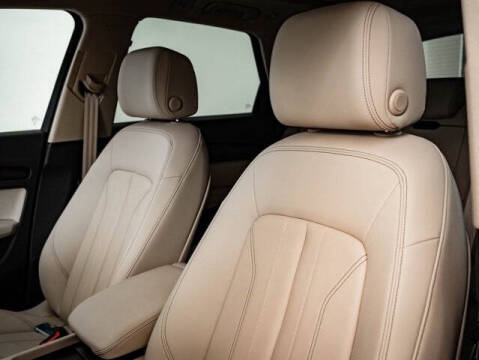 2025 Audi Q5 quattro Premium 40 TFSI