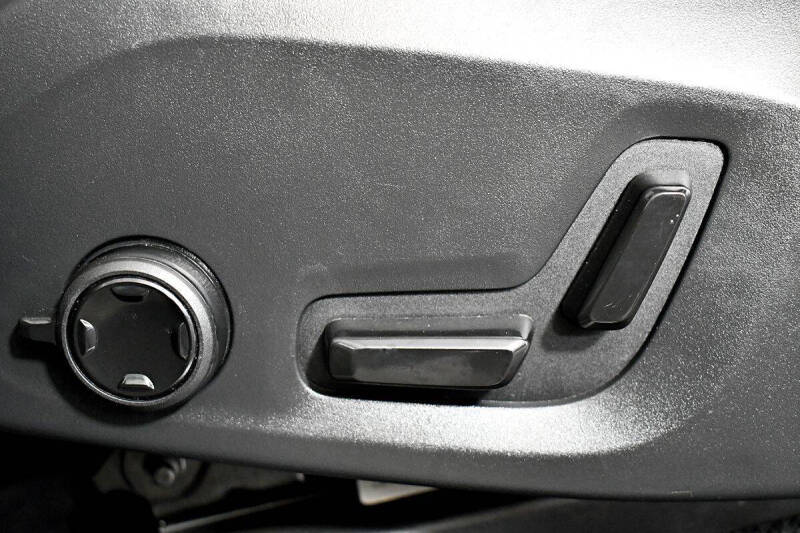 2022 Volvo XC90 Recharge T8 R-Design