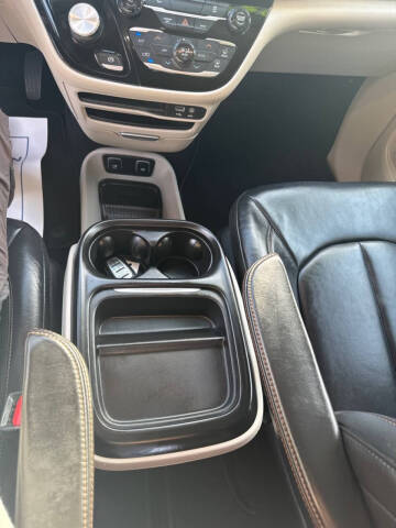 2017 Chrysler Pacifica Touring Plus