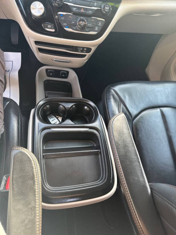 2017 Chrysler Pacifica Touring Plus