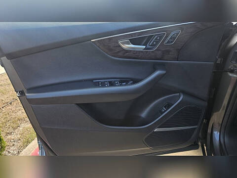 2019 Audi Q8 quattro Premium Plus 55 TFSI