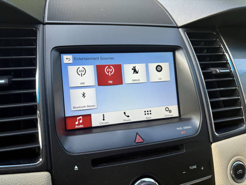 2016 Ford Taurus SEL