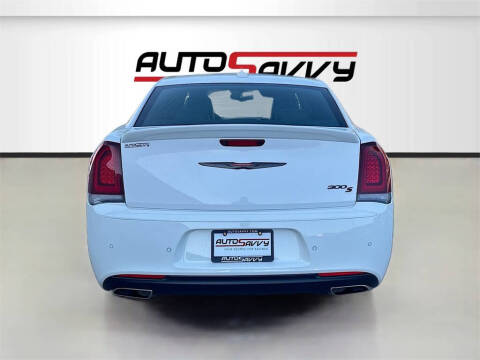 2023 Chrysler 300 S V8