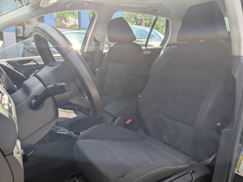 2013 Volkswagen Golf 2.5L PZEV