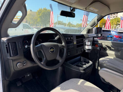 2022 Chevrolet Express 2500