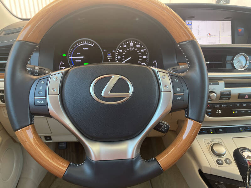 2013 Lexus ES 300h