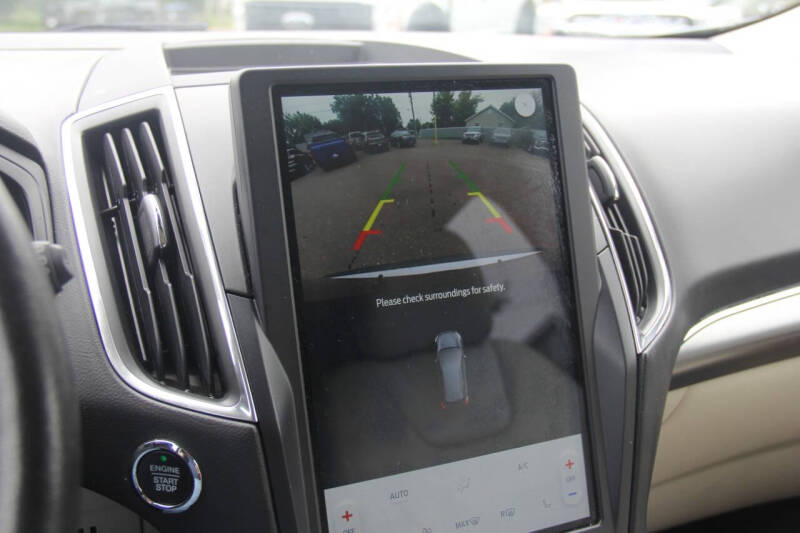 2022 Ford Edge Titanium
