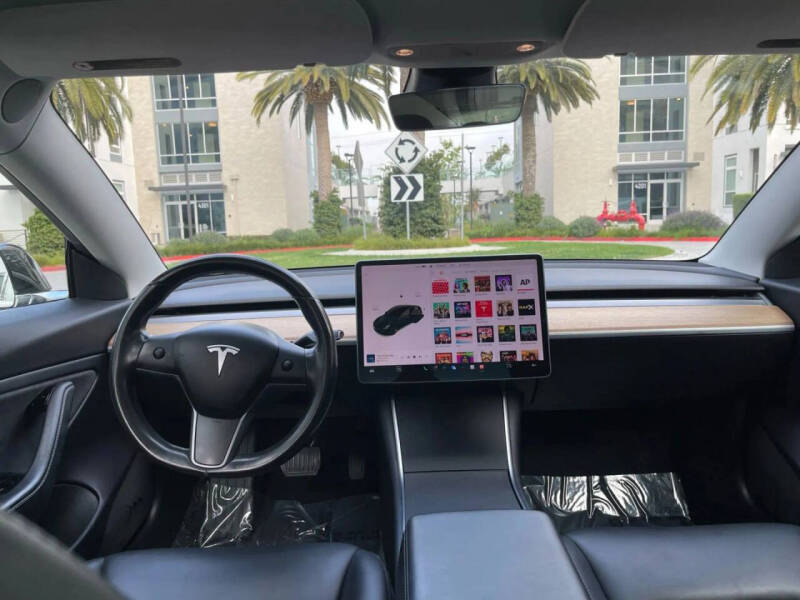 2020 Tesla Model 3 Standard Range Plus
