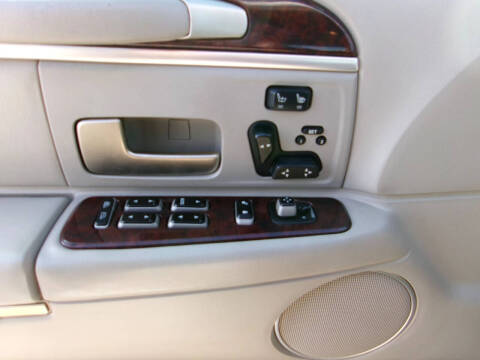 2007 Lincoln Town Car Signature Limited